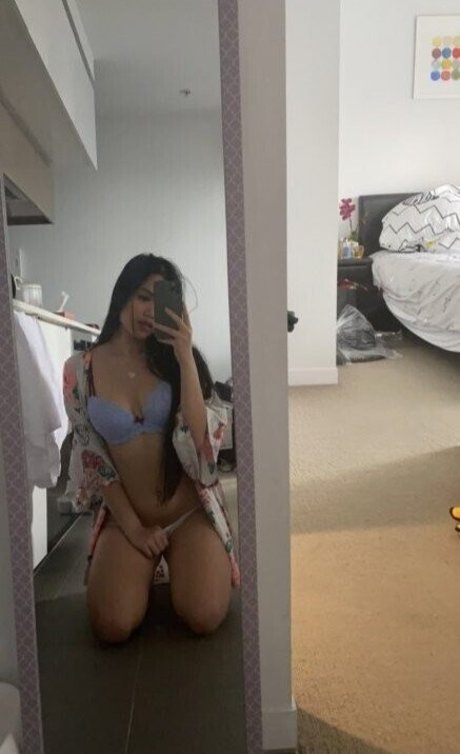 kkimvu 美しいポルノスター 写真