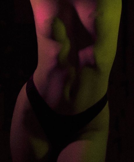 _naissance ヌードスター 写真