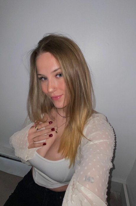 Madisun Sullivan ヌードモデル ギャラリー