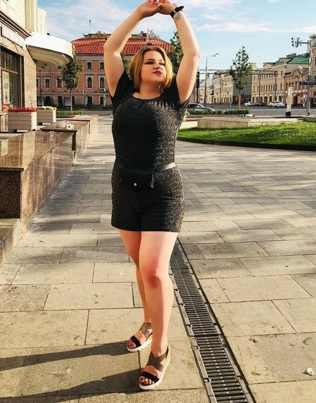 ティーングラスオンリーファン 無料ヌード 画像