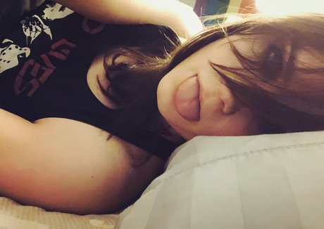 コメディアンのOnlyFans ポルノグラフィック 写真