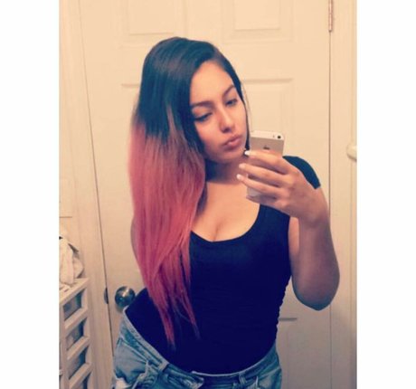 曲線美の熟女OnlyFans セクシーxxx 画像