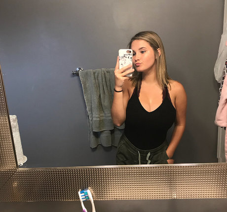 Paige F かわいいモデル 画像