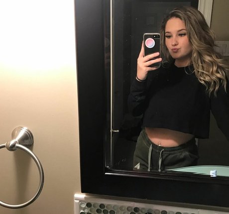 Paige F 美しいモデル 画像