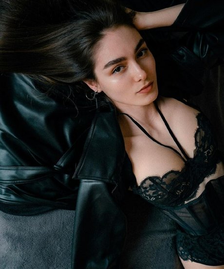 Diana Elias スター ヌード 写真