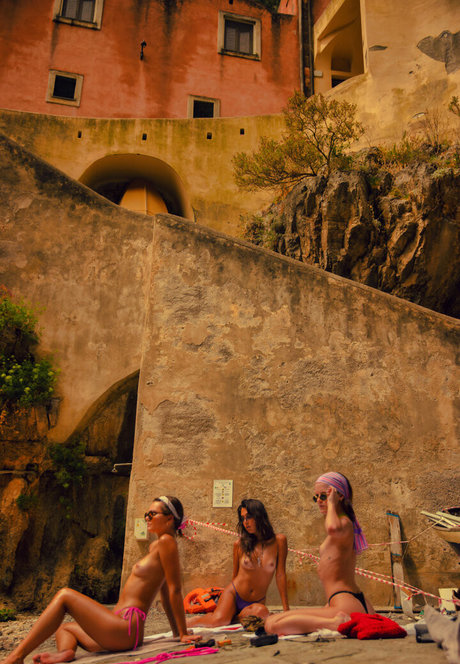 Asalia Yusupova ヌードのポルノスター 写真