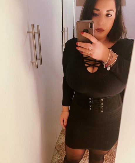 Valeria Vela セクシーなポルノスター 写真