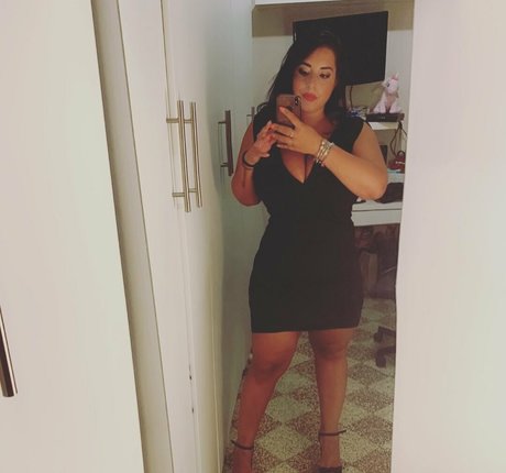 ゲイのラフなOnlyFans セクシーヌード 写真