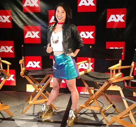 ニューハーフ 熟女 OnlyFans セクシー 写真