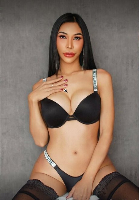 Ivy Thai セクシーなスター 写真