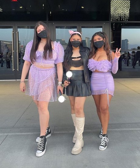 Sml Prsn top profile image