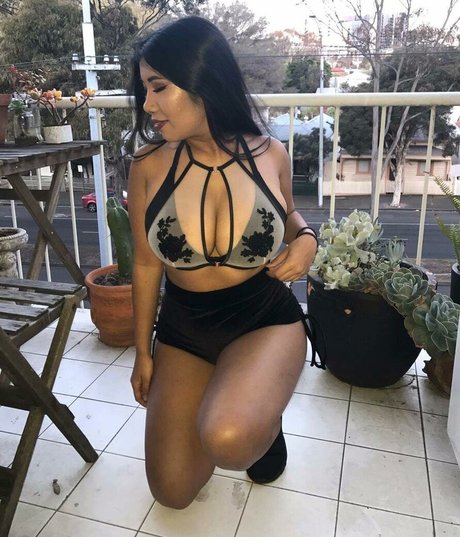 曲線美の裸OnlyFans アート裸 写真