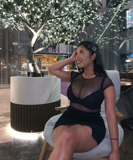 Sml Prsn 裸のスター 画像