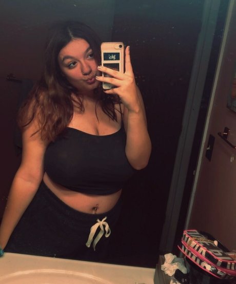 毛深いBBW OnlyFans ポルノ 画像