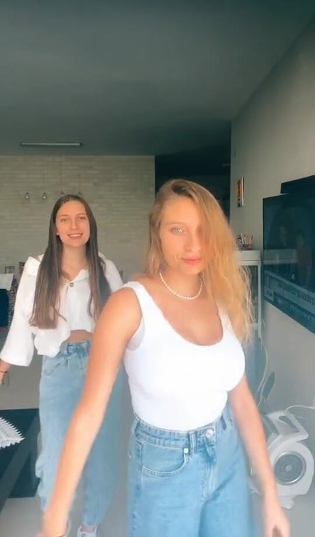 毛深い妊婦OnlyFans 裸 画像