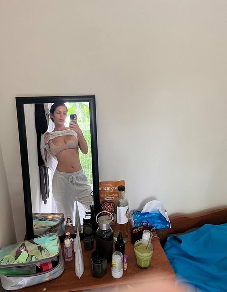 Samantha Katie James ホットなスター ギャラリー