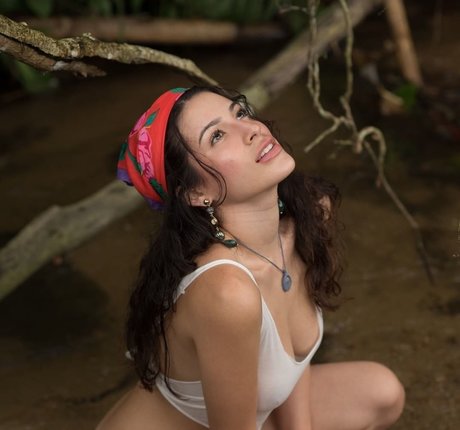 Samantha Katie James エロティックモデル ギャラリー