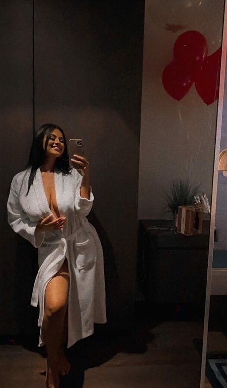 Lucero Crystal ホットなモデル 写真