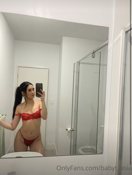 Tasia Hafenstein アートスター アーカイブ