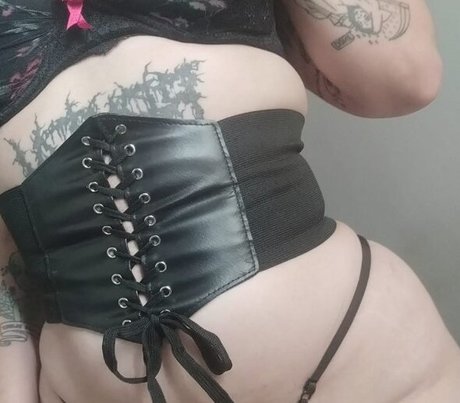 Beatriz Medeiros スター ヌード 画像