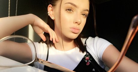 Oxford ポルノスター 裸 写真