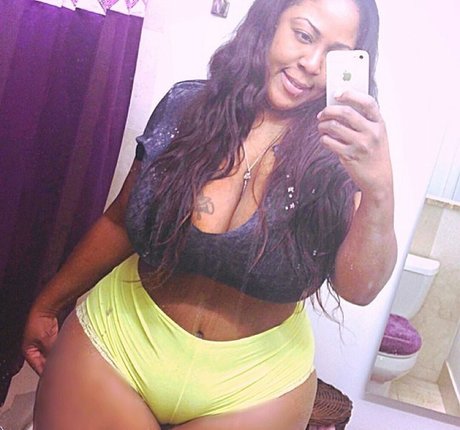 濃厚なラテン系熟女OnlyFans パーフェクト 写真