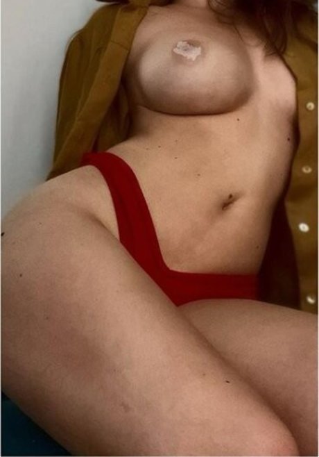 ブロンドヨガOnlyFans セクシーヌード 写真