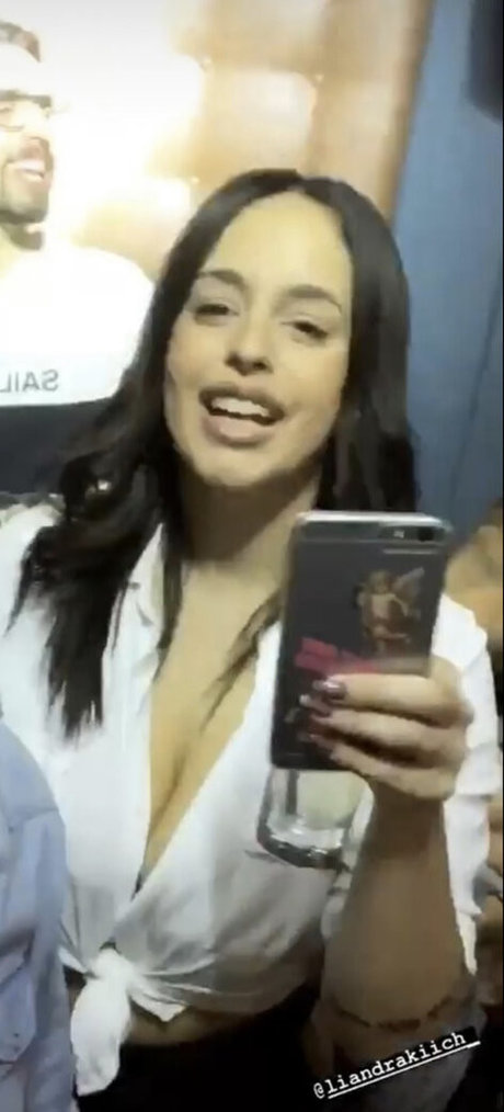 Chrysanthie top profile image