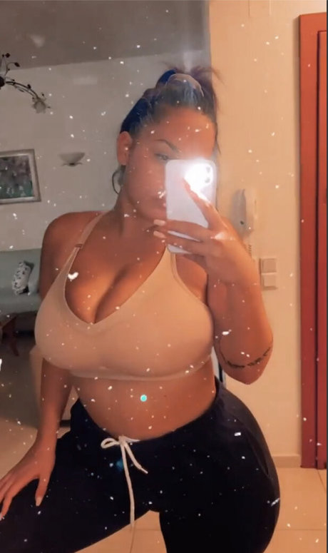 Chrysanthie ポルノスター 画像