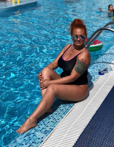 トップレスビーチOnlyFans アートポルノ 画像