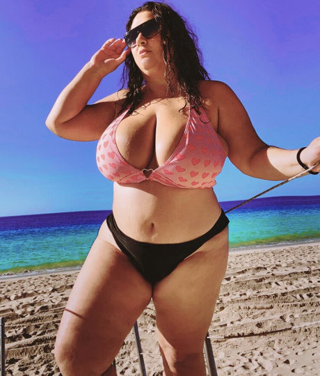 Caliope ポルノ女優 写真