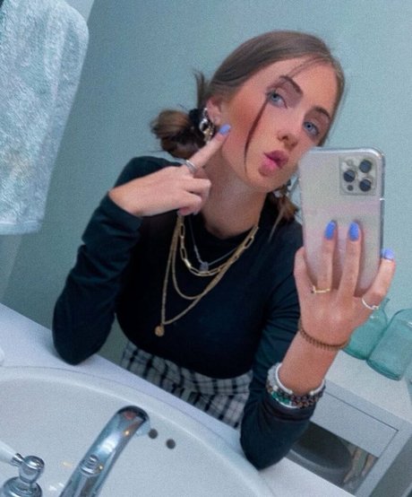 巨根ゲイOnlyFans ヌード 写真