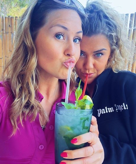 金髪の小柄なOnlyFans 無料ヌード 画像