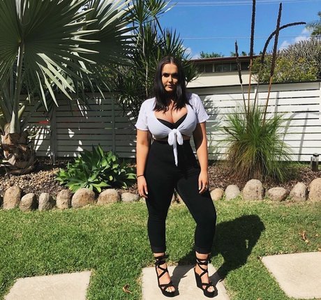 Tayla Cooper top profile image