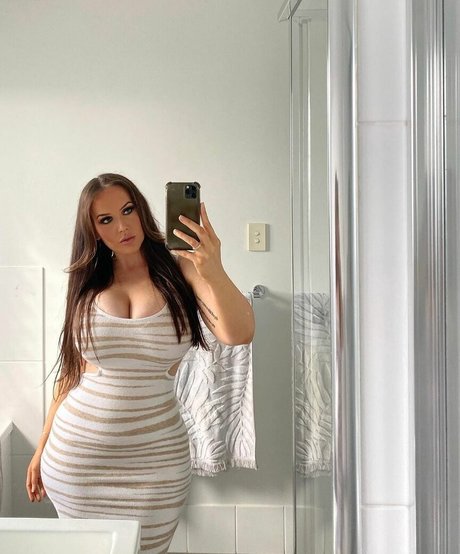 Tayla Cooper セックスモデル 写真