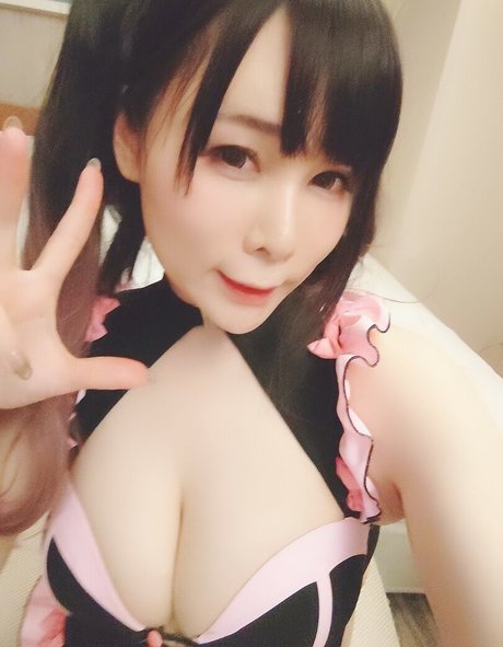 Yui Okada アダルトモデル 写真