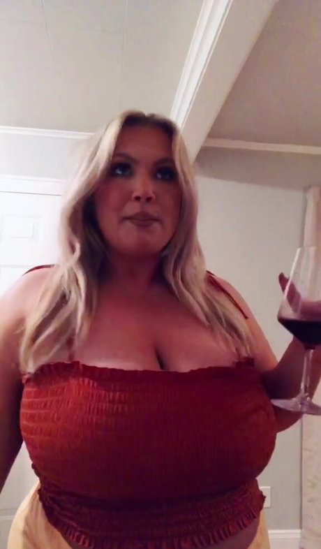 Hayden Buchko スター xxx 写真