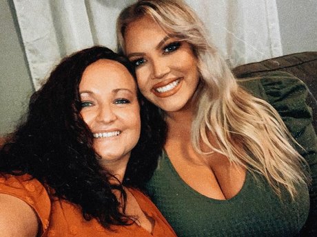 Hayden Buchko 完璧な女優 写真