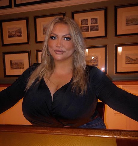 Hayden Buchko ホットなスター 画像