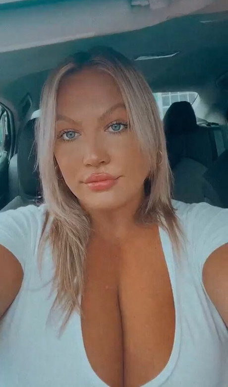 Hayden Buchko 独占ポルノスター アーカイブ