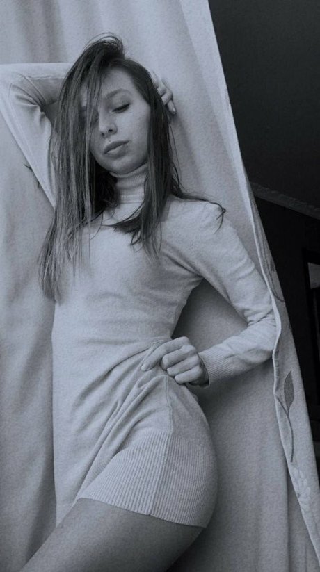 フィンドムオンリーファンズ セクシー裸 ギャラリー