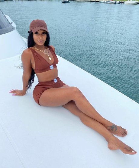 アマチュアペッギングOnlyFans 無料セクシー 写真