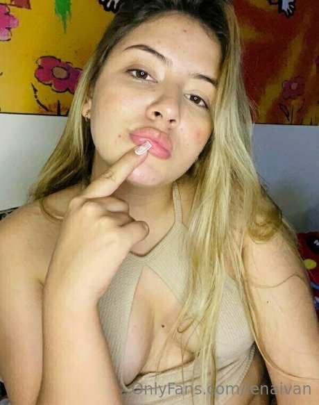 Lenaivan エロティックなスター 写真