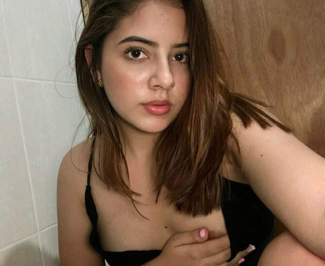 Lenaivan ポルノスター アダルト 写真