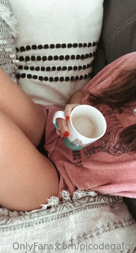 かわいい巨乳OnlyFans 無料ヌード 写真