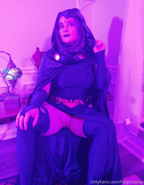 公共の場での猫のOnlyFans アート裸 画像