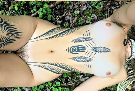 Poppie ヌードモデル 画像