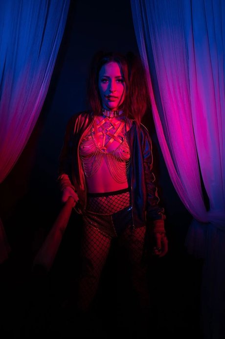 Cassie Robb BKFC 完璧なモデル ギャラリー