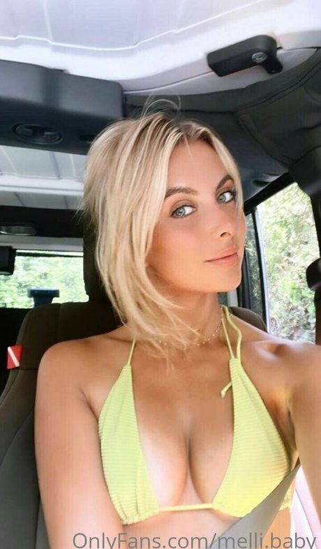 melli baby 完璧なポルノスター 写真