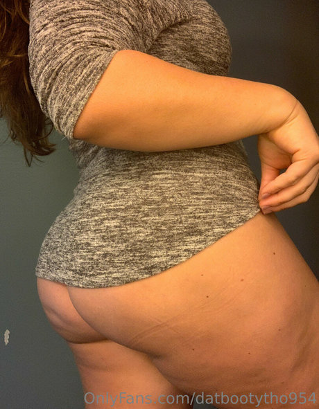 トップレスビーチOnlyFans ホット 画像